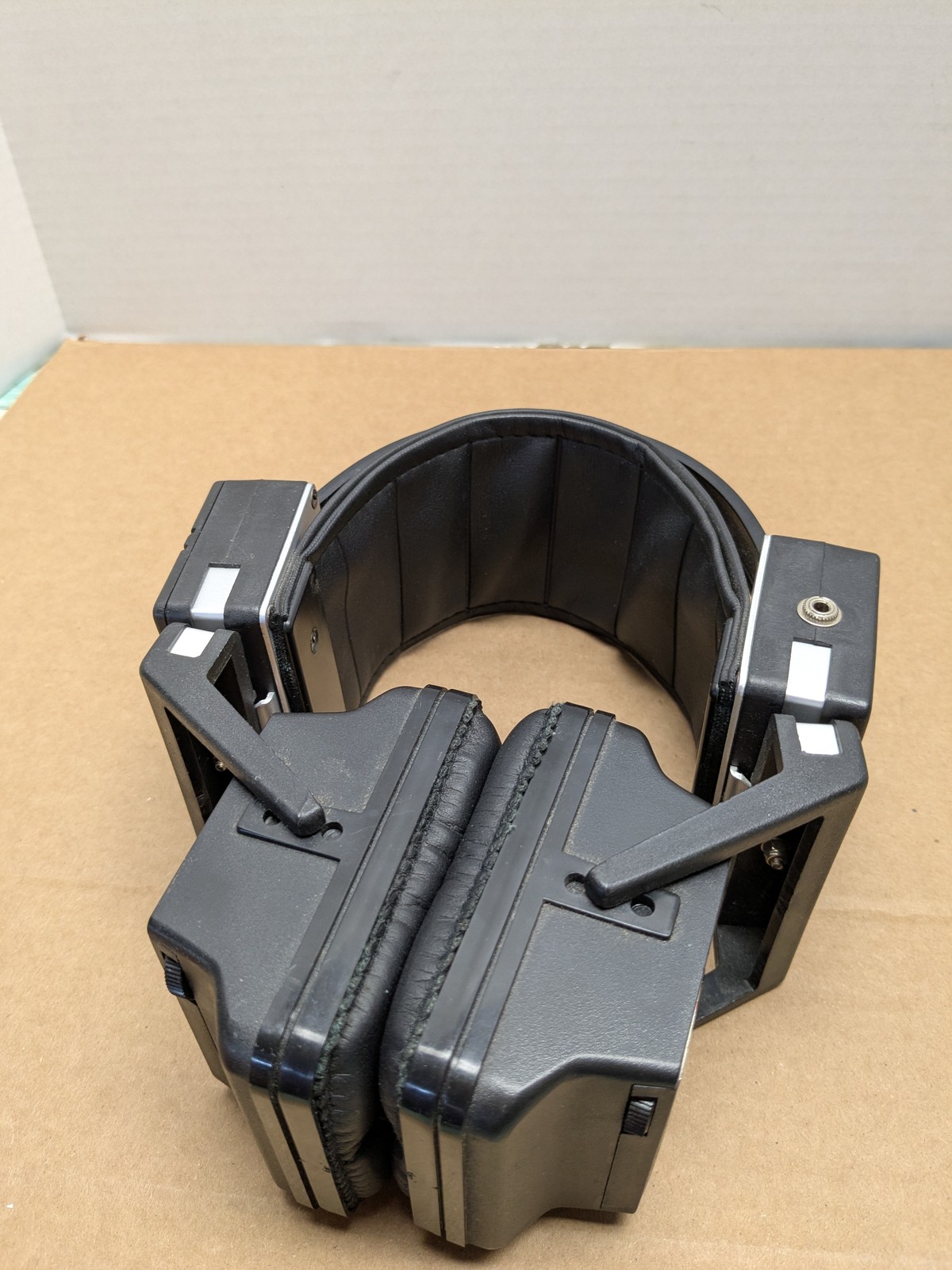 ActionEar Silver Creek Industries Sound Amplifier Headphones Hunting Vintage