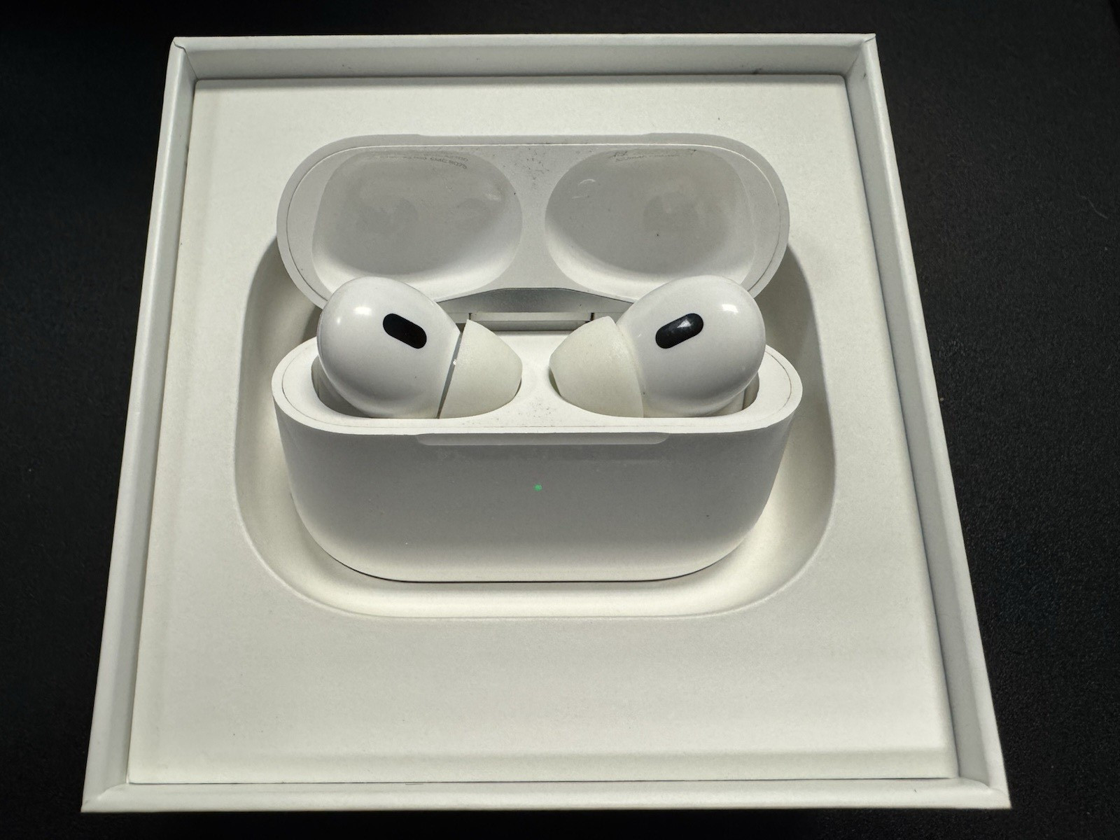 Apple AirPods Pro 2 White In-Ear Bluetooth Earbuds Active Noise Canceling w/box