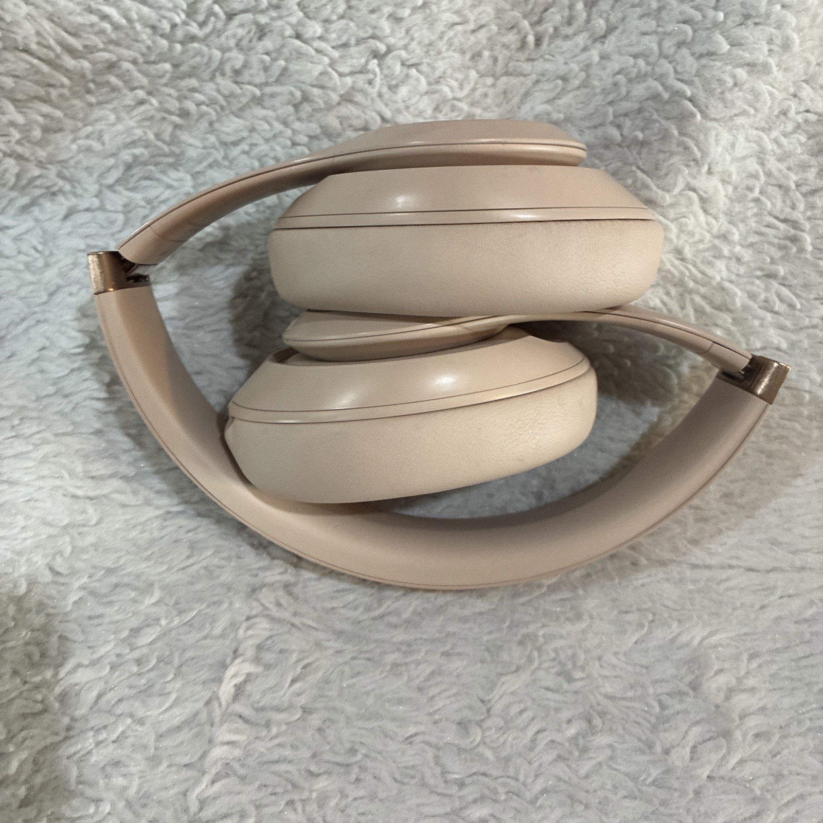 Beats Studio Pro x Kim Kardashian Bluetooth Noise Cancelling Headphones – Moon