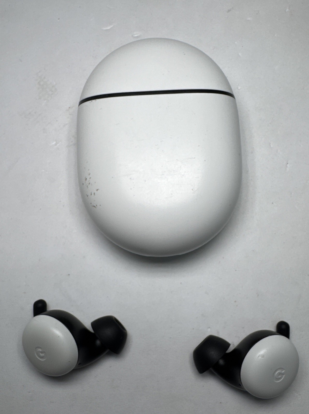 Google Pixel Buds 1013 Wireless Headphones (Left Side Don’t Hold Much Charge)