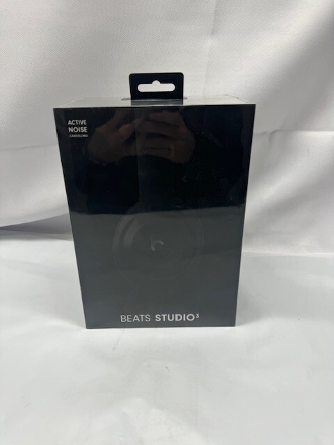 Beats Studio3 Wireless Over-Ear Noise Cancelling Headphones – Matte Black *New