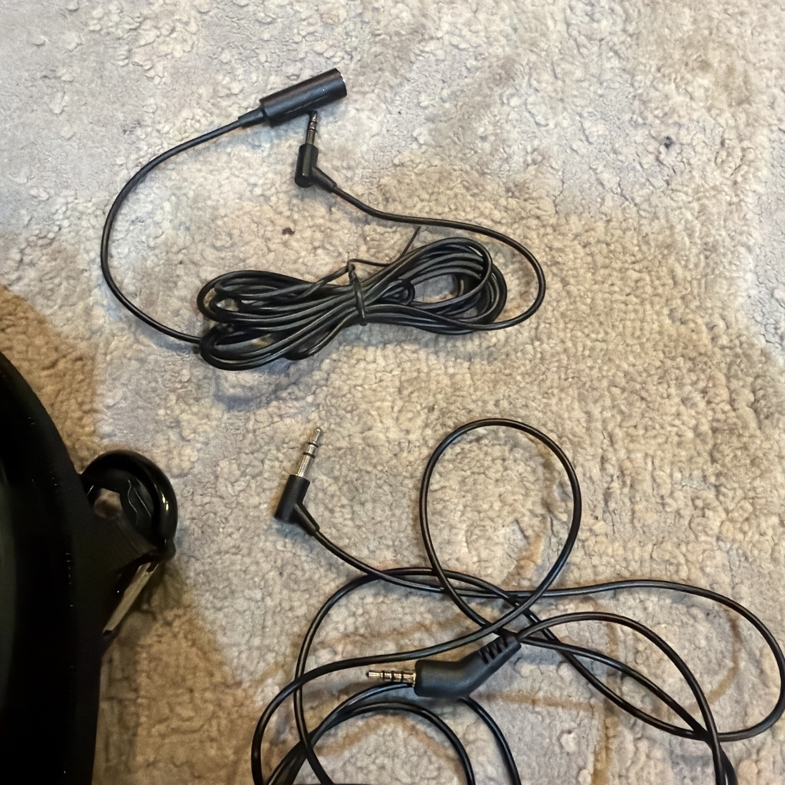 Bose QuietComfort 3 QC3 Noise-Cancelling Headphones, Black and Silver GUC