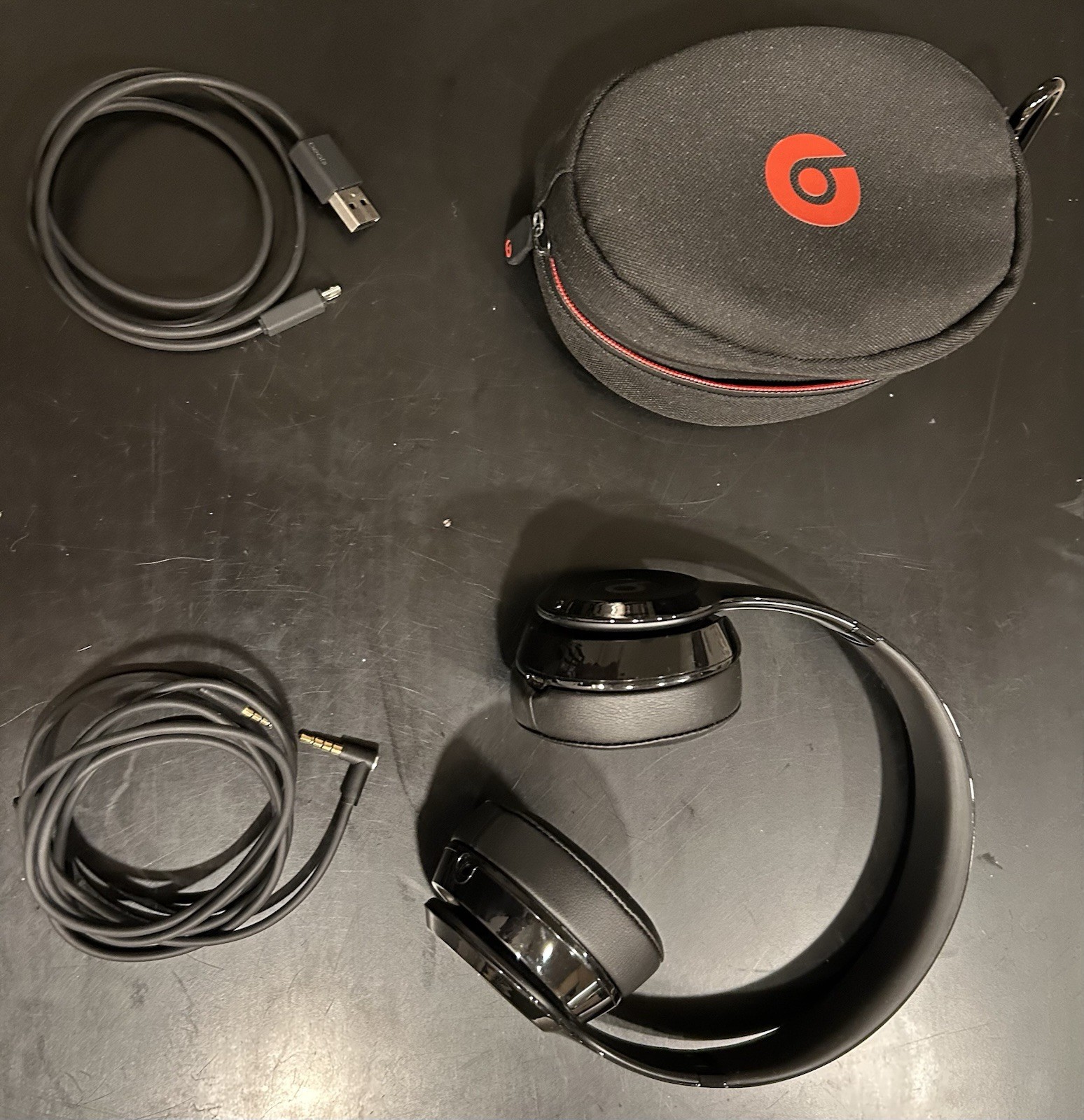 Beats by Dr. Dre Solo3 Over the Ear Headphone – Gloss Black