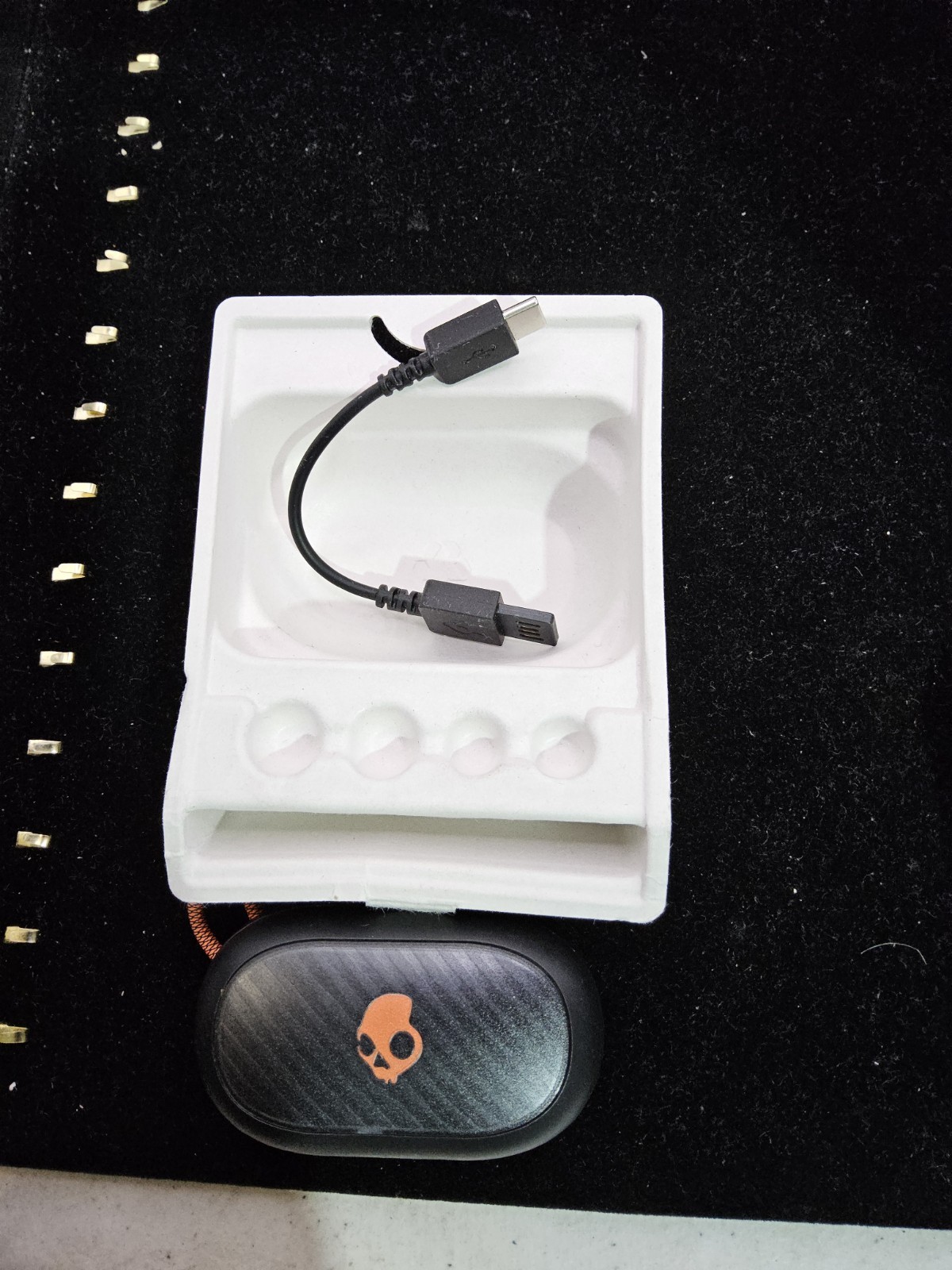 ¥SKULLCANDY SESH ANC XT. *AS PICTURED. MISSING EAR PIECES!! OPEN BOX AND TESTED*