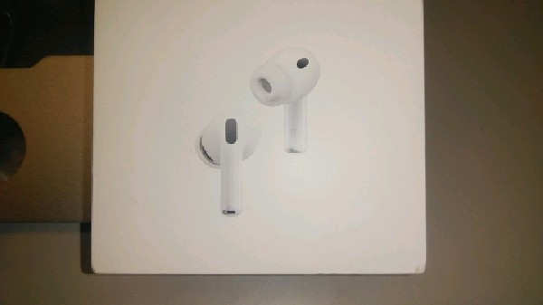 Apple AirPods Pro 3 Wireless Earbuds ANC Spatial Audio Heart Rate Sensing White