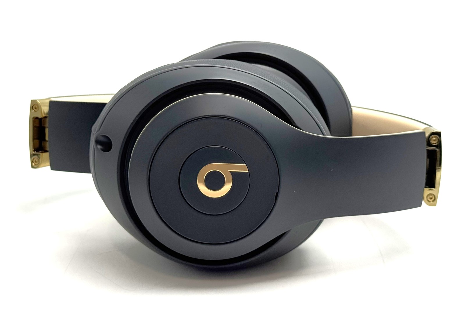 Beats Studio3 Headphones – Shadow Gray(2020) – MXJ92LL/A / NO CASE