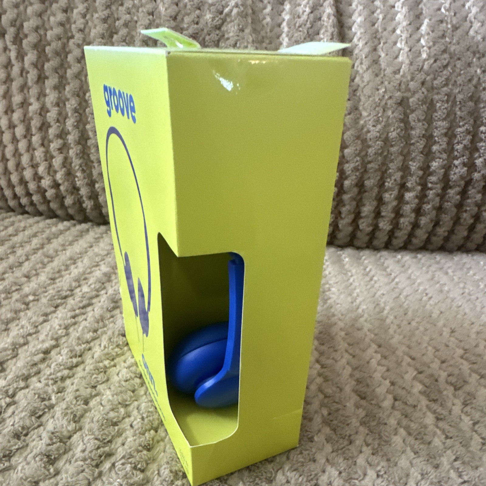 onn. groove On-Ear Headphones Blue Adjustable Lightweight 3.5mm 3.94ft