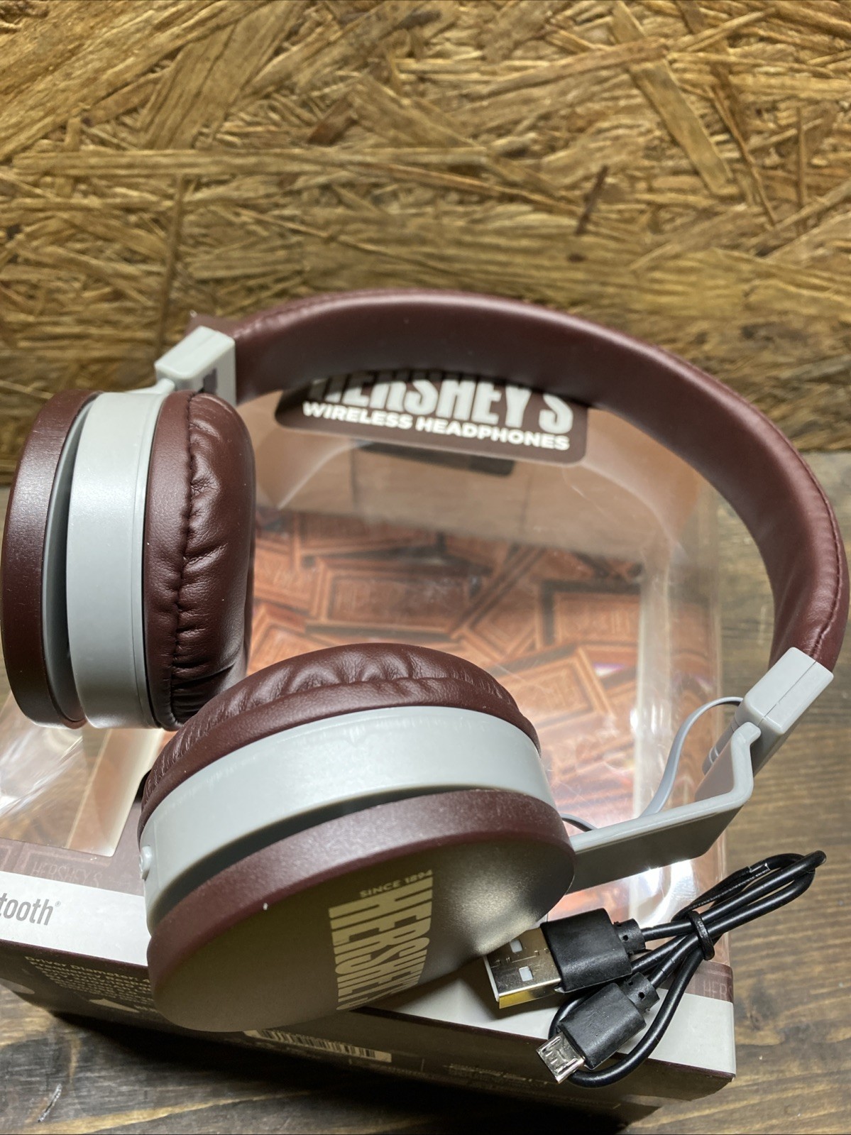 Hershey’s Wireless Headphones Bluetooth with Adjustable Headband Open Box