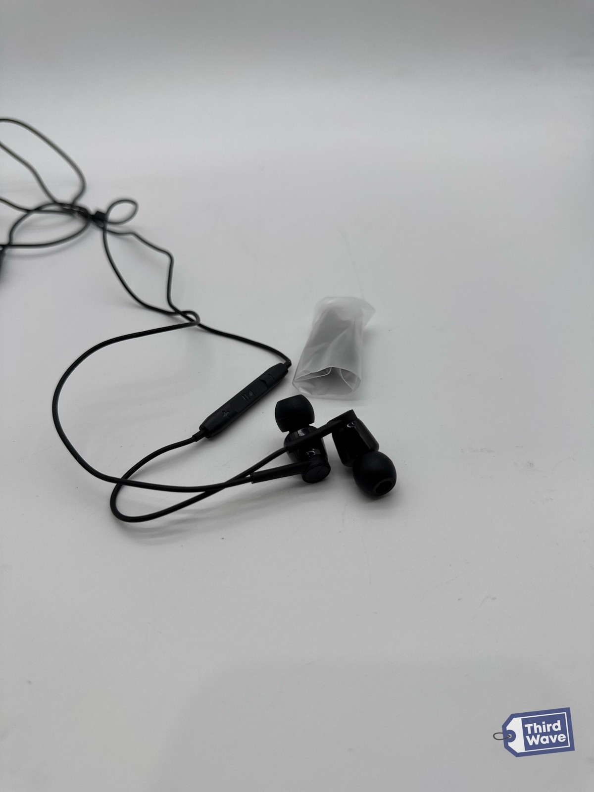 USB-C Wired Earbuds In-Ear Headphones with Microphone Type-C Digital Audio
