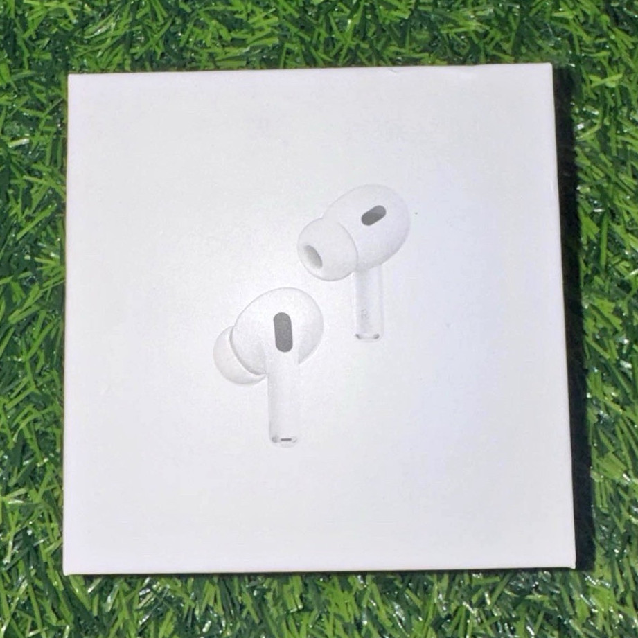 Apple AirPods Pro 2nd Gen White In-Ear Bluetooth Earbuds MagSafe USB-C Case