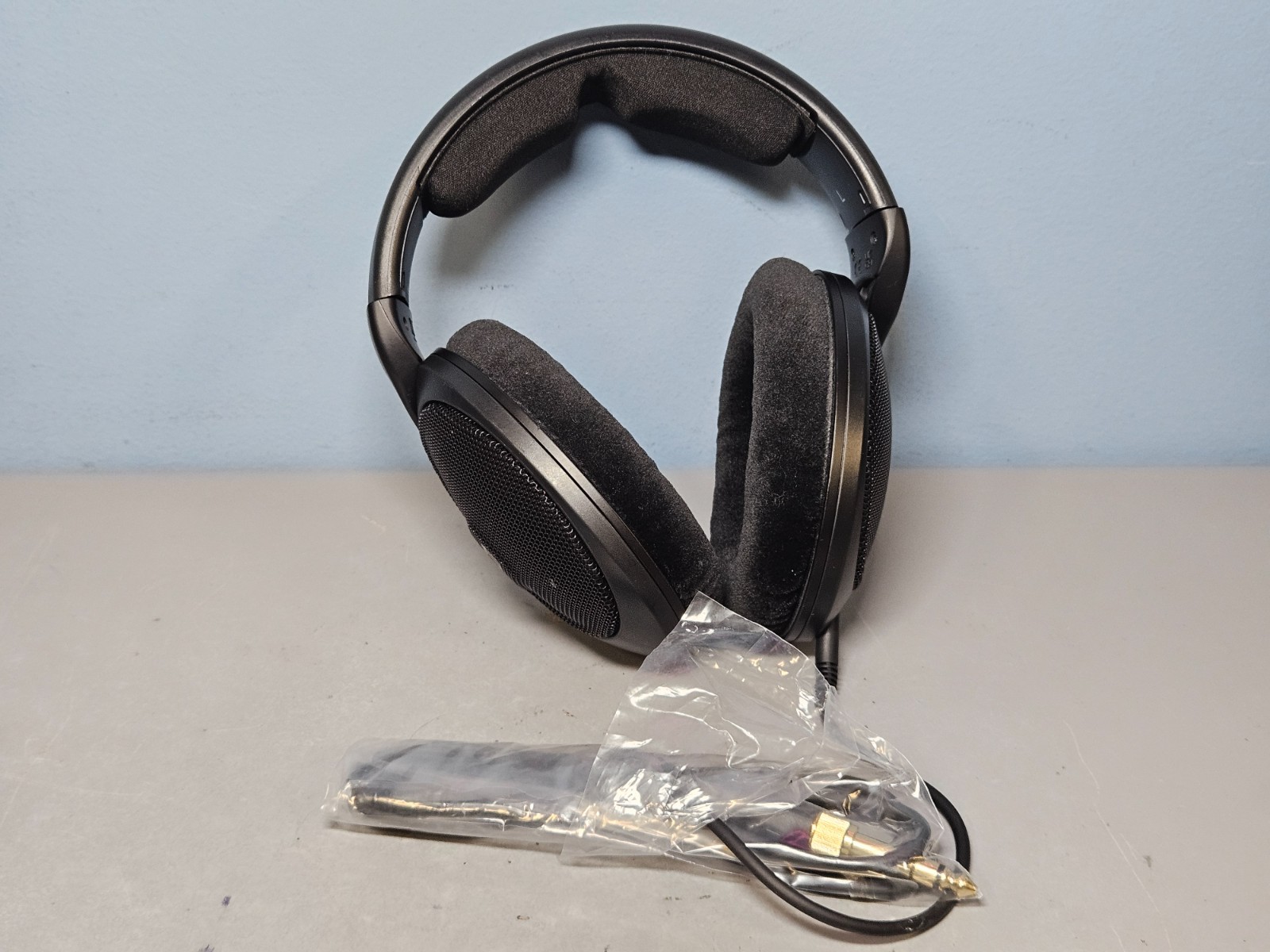 Sennheiser HD 560S Open-Back Wires Over-Ear Headphones – Excellent Condition