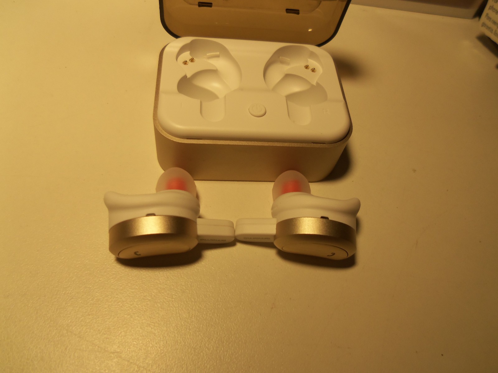 AMORNO True Bluetooth Wireless Earbuds RoseGold HM2060 – V5.0+EDR+Dual Mode