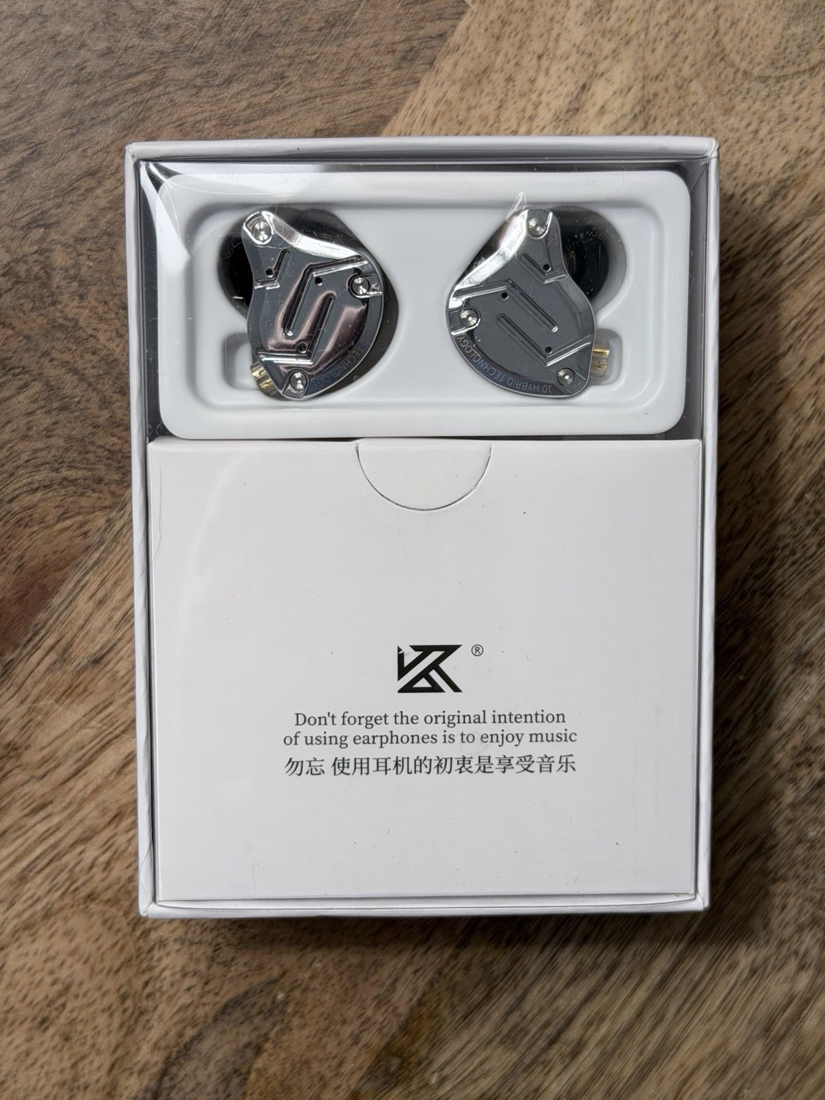 KZ ZS10 Pro 4BA+1DD 5 Driver In-Ear Hifi Metal Earphones With Detachable Cable