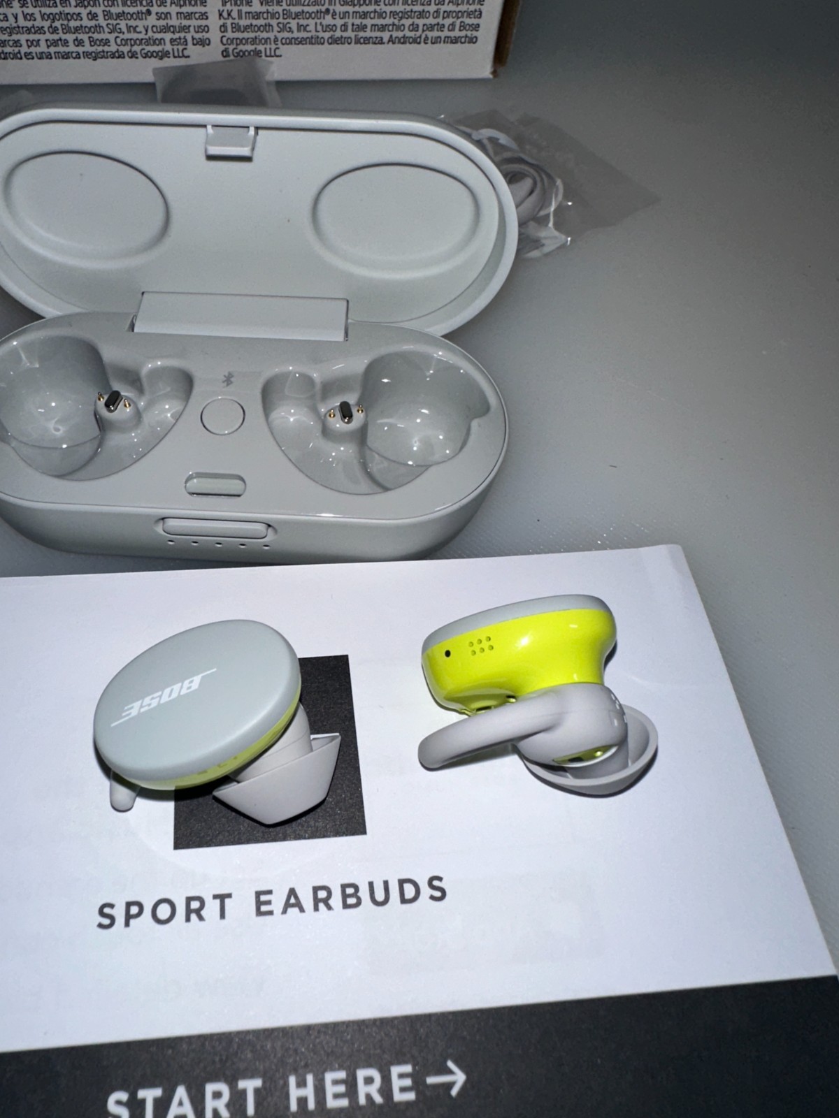 Bose Sport Earbuds Wireless Bluetooth In-Ear Headphones Glacier White 805746-003