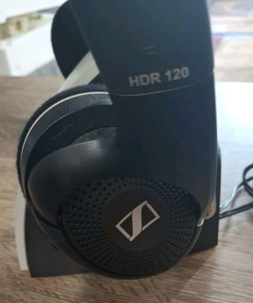 Sennheiser HDR120 Wireless Headphones With TR120 Charging Dock Cradle – Tested