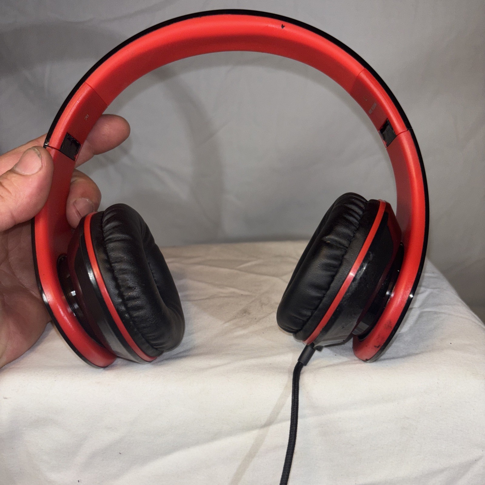 Ailihen 160 Adult Red Headphones EUC