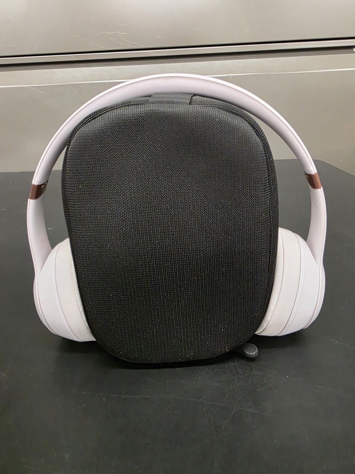 Beats Solo 4 Bluetooth Wireless On-Ear Headphones – Cloud Pink – MUW33LL/A