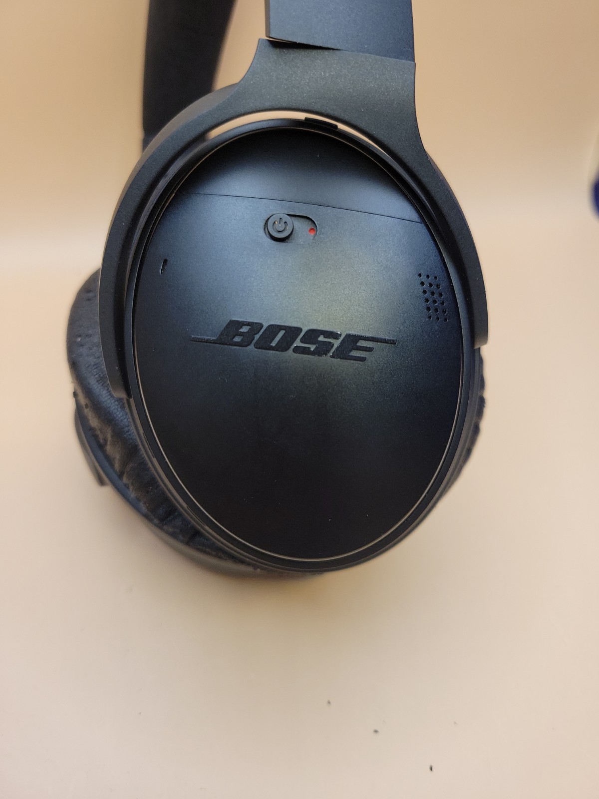 Bose QuietComfort 35 II QC35 II Wireless Noise Cancelling Headphones + Case