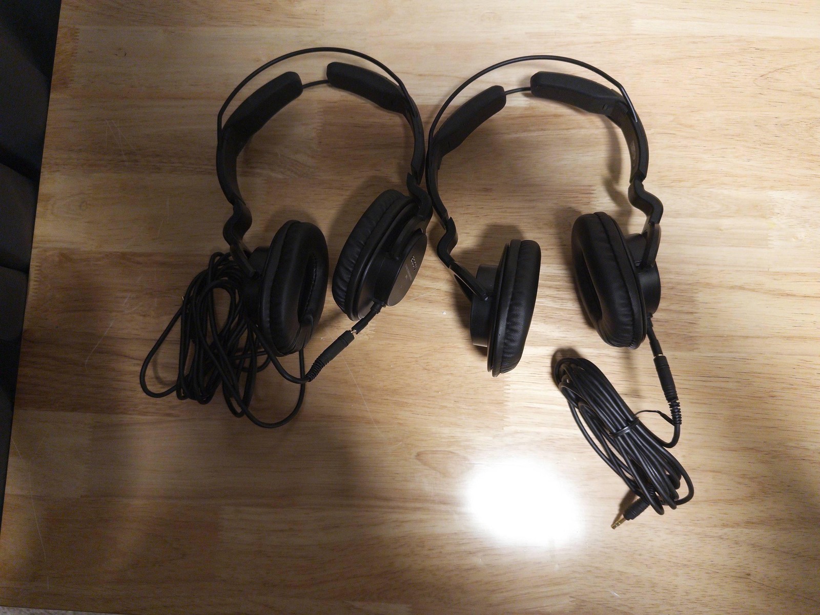2 Zoom ZHP-1 Dynamic Stereo Headphones Black Over Ear 3.5mm Jack Lot 2