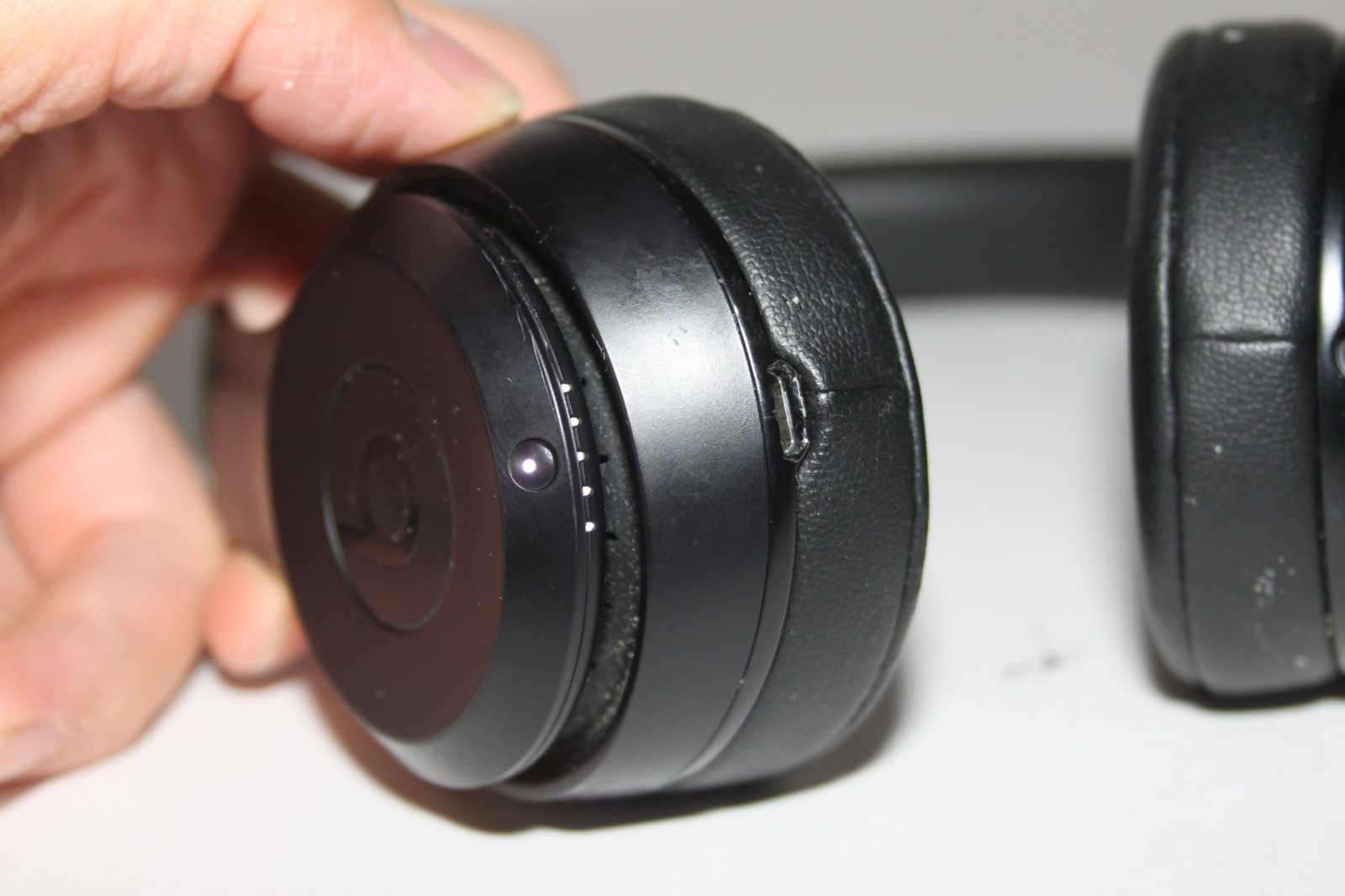 Beats by Dr. Dre Beats Solo3 Wireless On-Ear Headphones – Matte Black