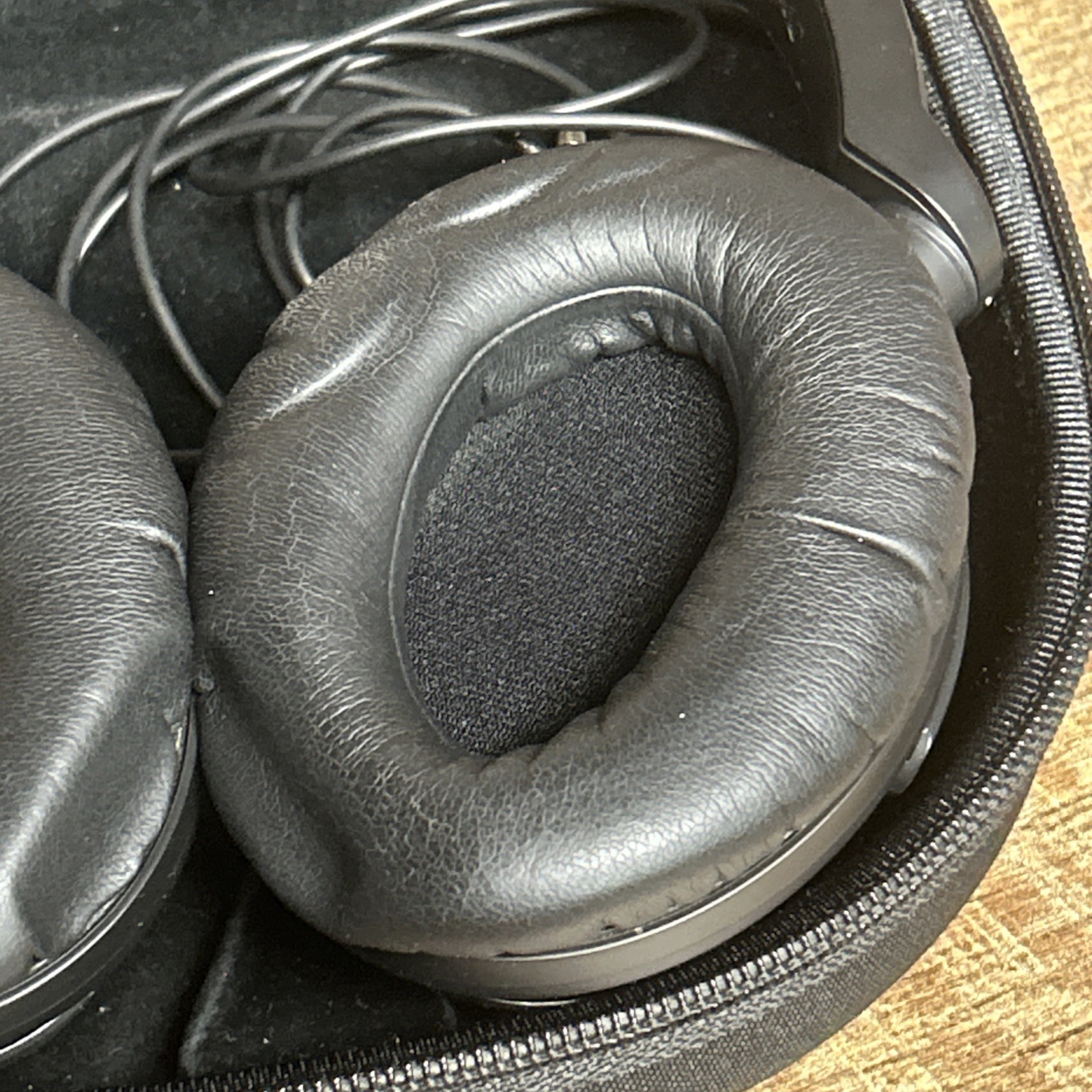 Audio-Technica ATH-ANC7B QuietPoint Active Noise-Cancelling On-Ear Headphones