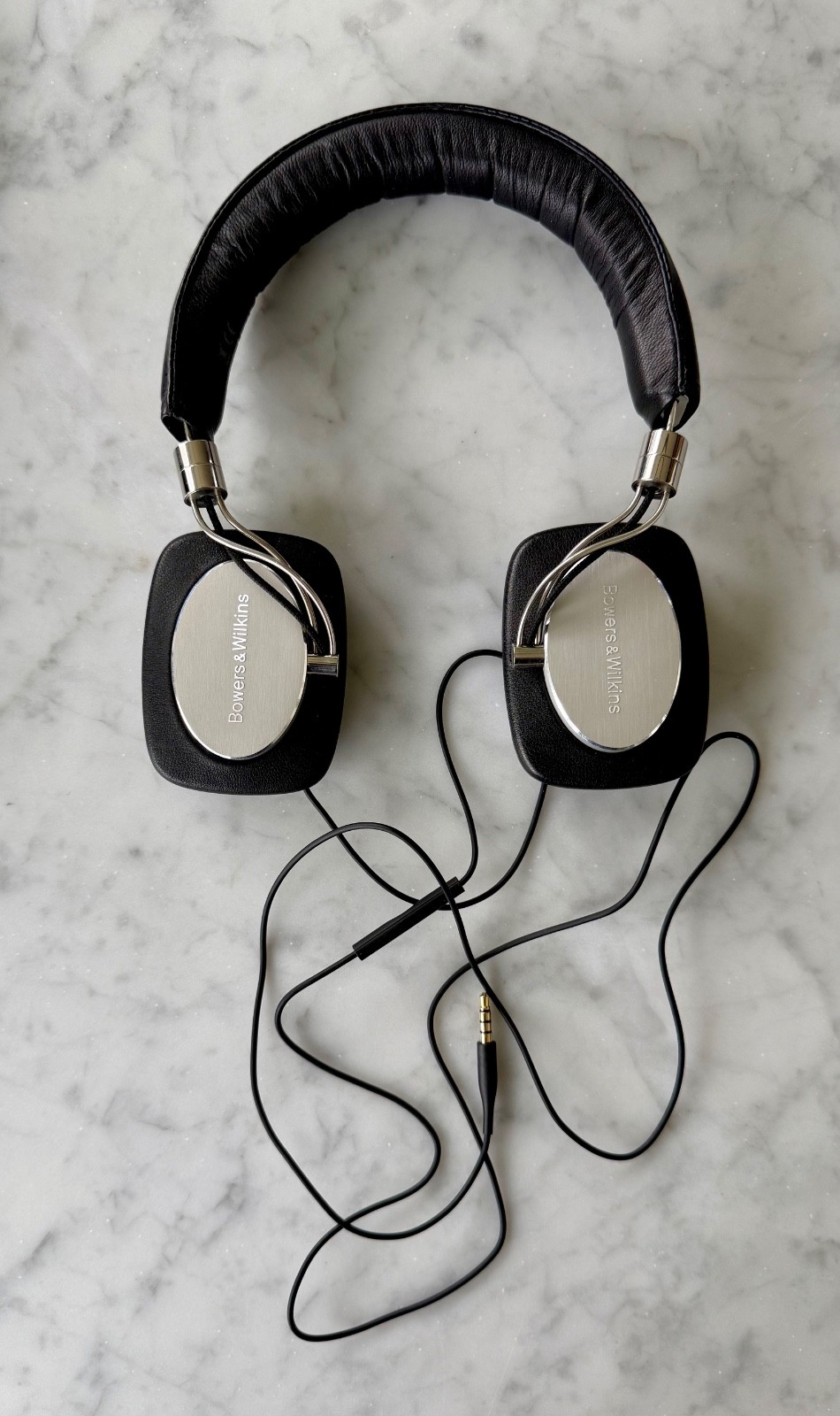 Bowers & Wilkins P5 Mobile Hi-Fi Headphones – w/case & cable, Black, MINT COND.