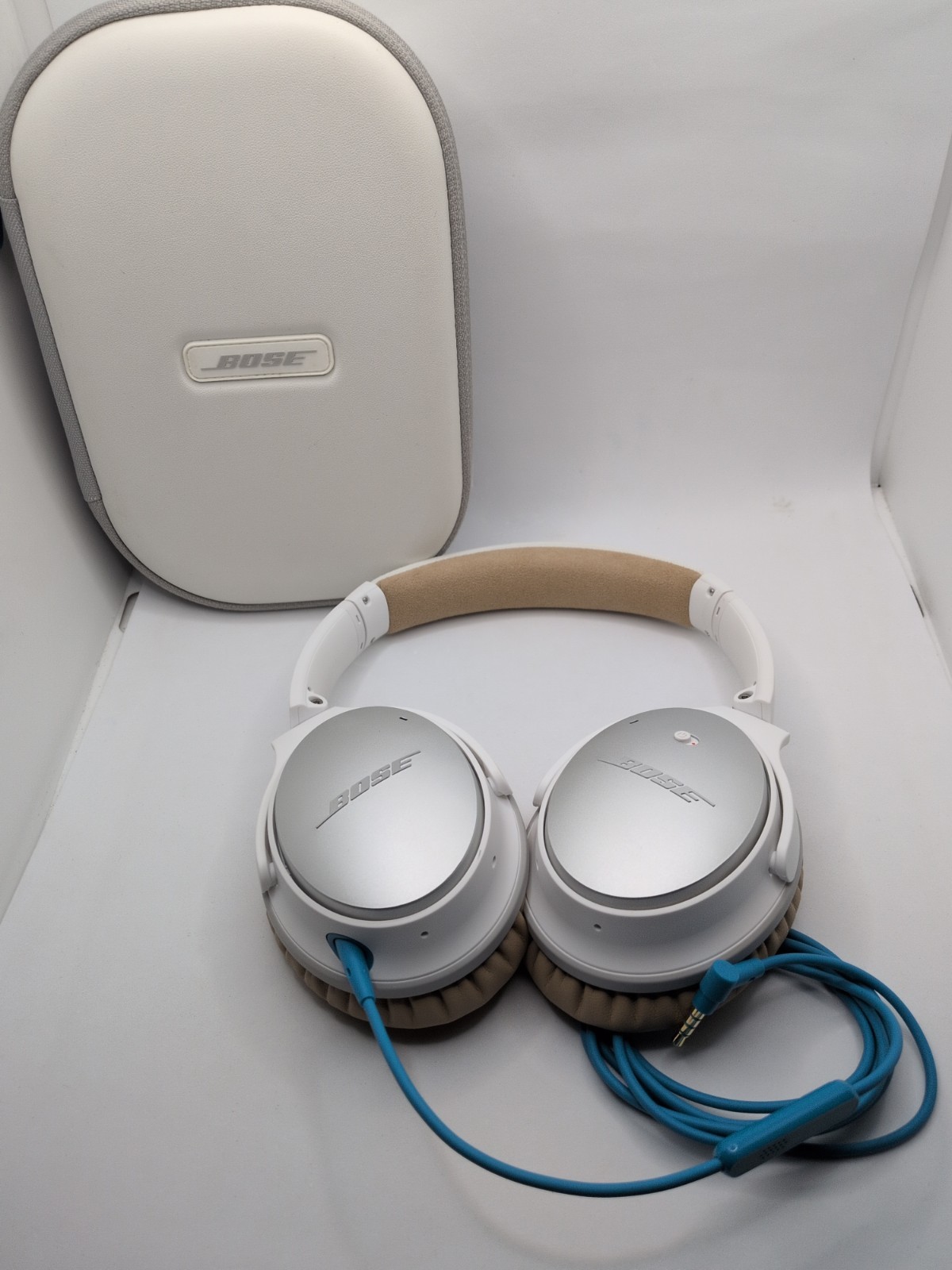 Bose QuietComfort QC25 Headphones Wired Noise Cancelling White Case Tested