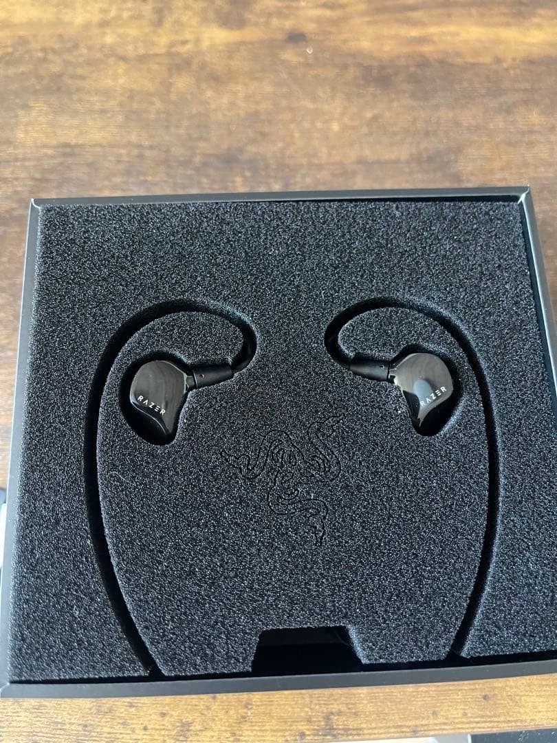 Razer Moray Gaming Earphones RZ12-04450 Black In-Ear Monitor Headset Boxed Used