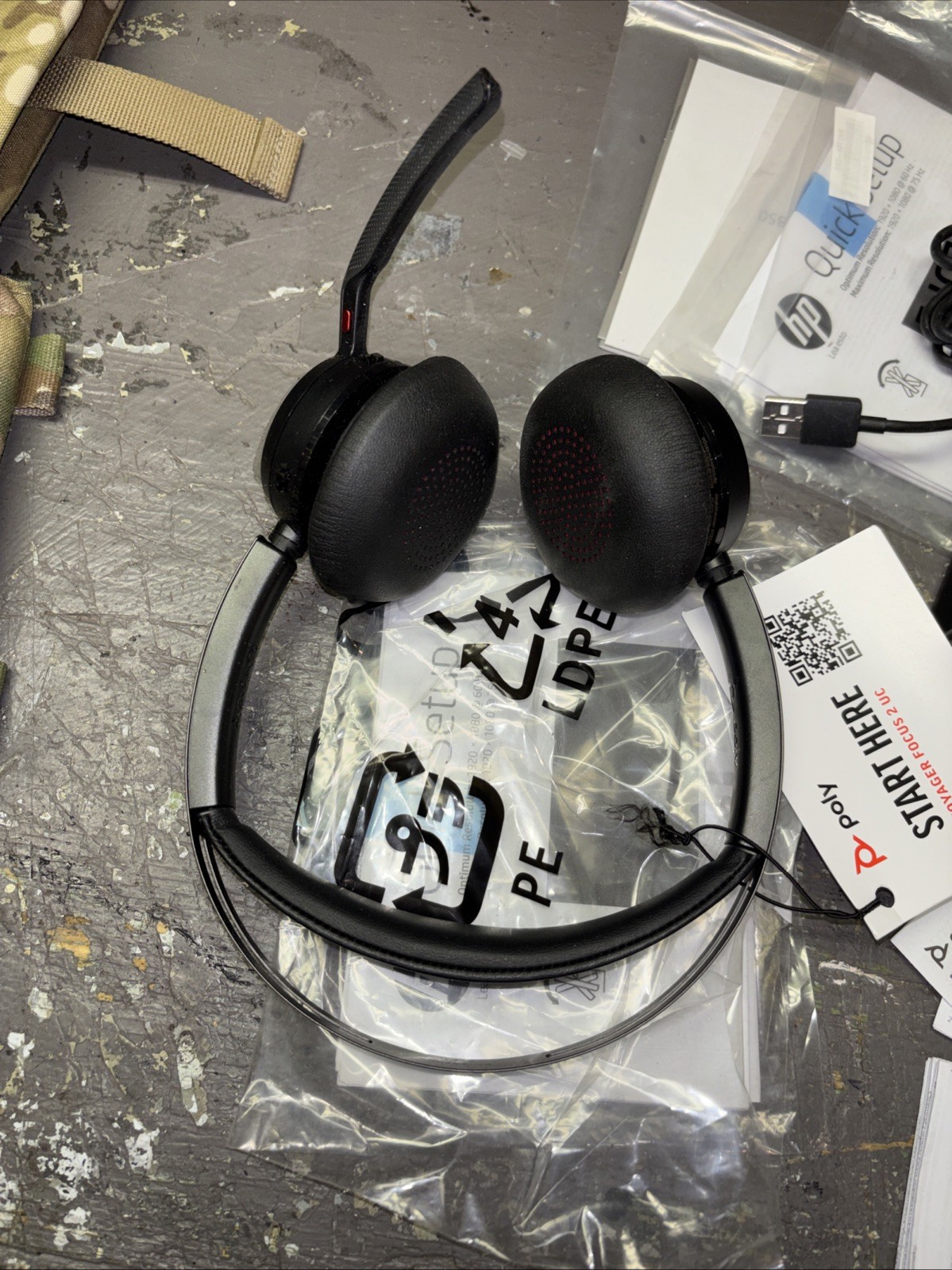 Brand New Poly Voyager Focus 2 Stereo Headset Boom Mic Active Noise Cancellation