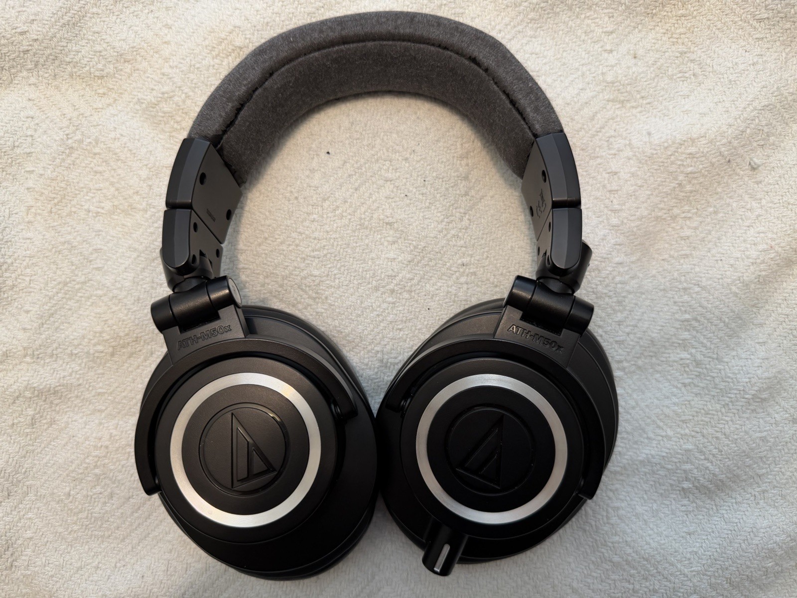 Audio-Technica ATH-M50x Black Headphones With 3 Cables Bag And Upgraded Ear Pads