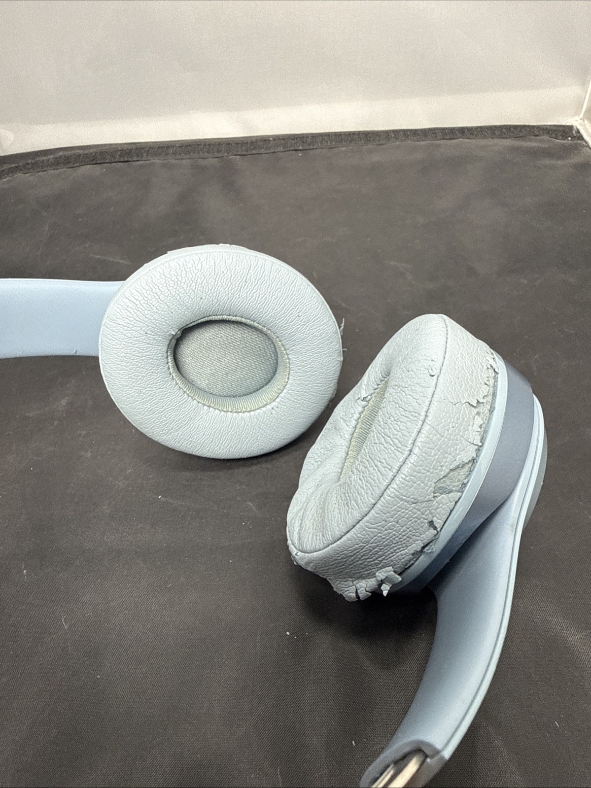 Beats by Dr Dre Solo 2 Wired Headphones – Great Blue B0518 Needs Pads