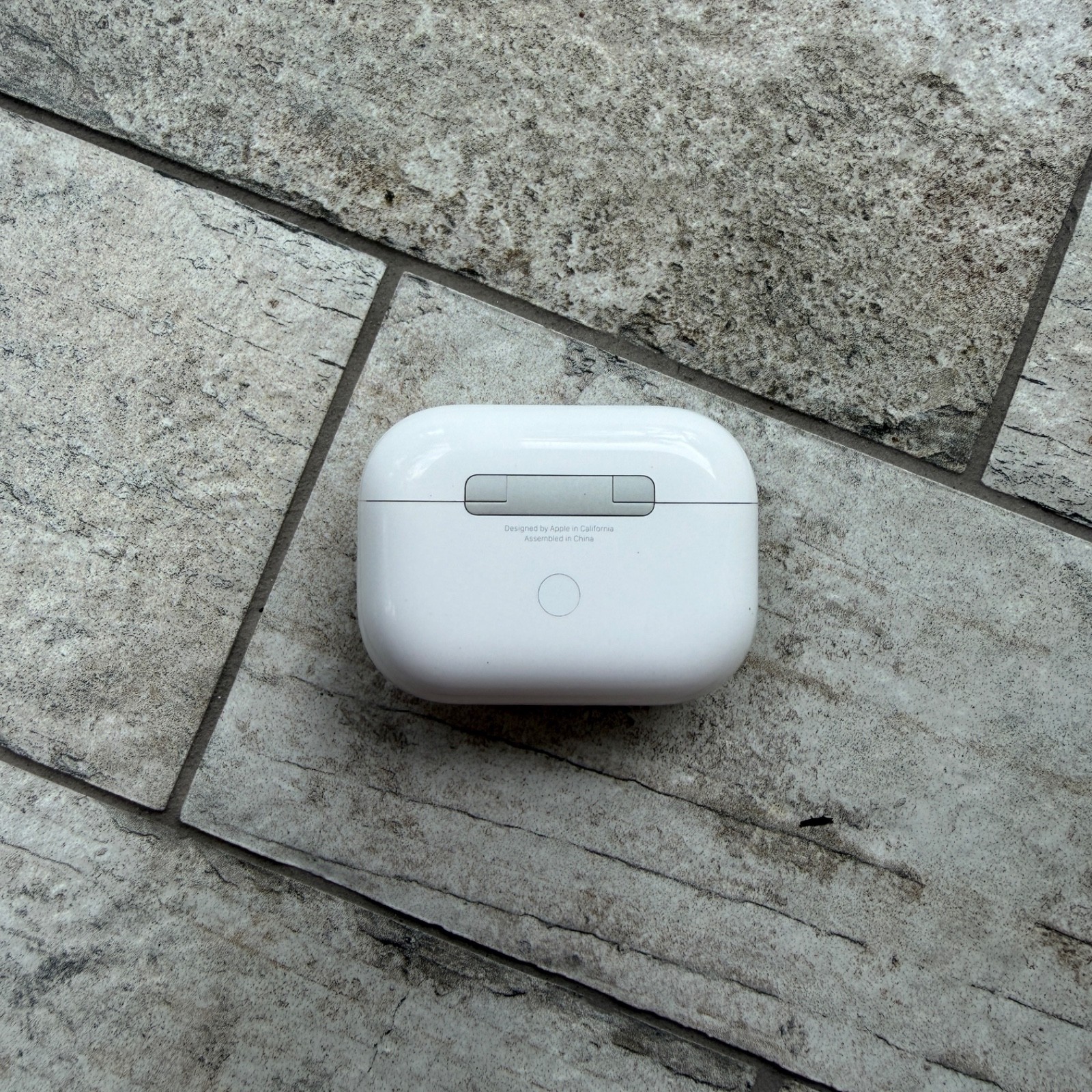 Apple AirPods Pro 1st Gen MWP22AM/A Wireless Charging Case White Earbuds