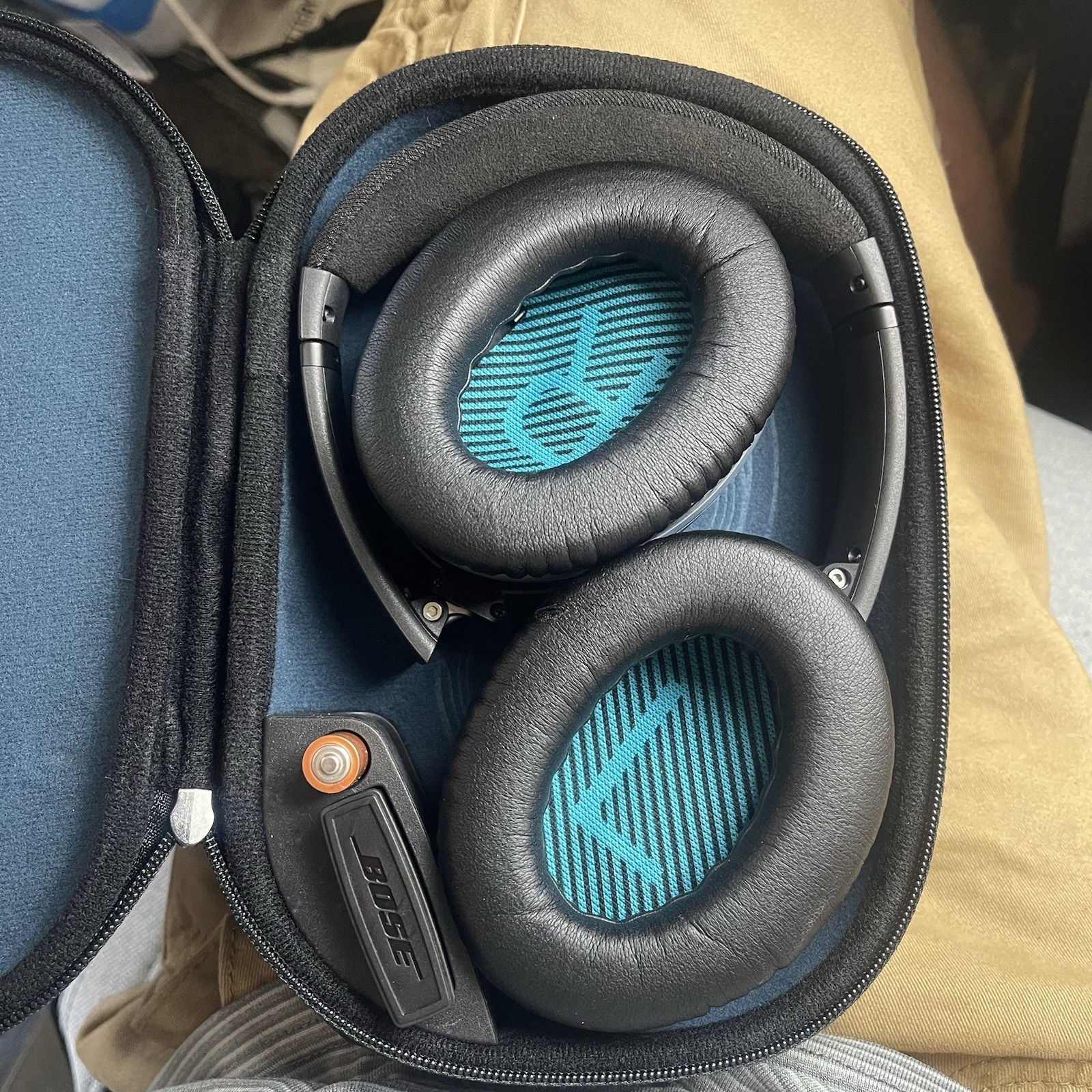 Bose Quietcomfort QC25 Wired Over Ear Adjustable Headphones (Read Description)