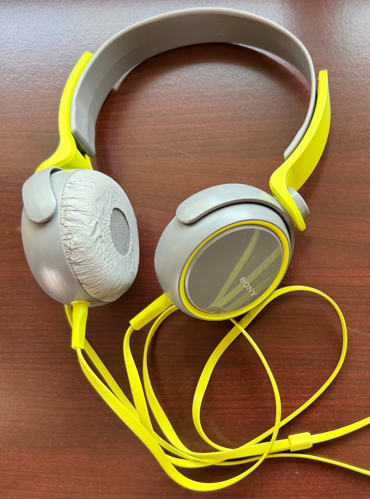 Sony MDR‑XB400 Extra Bass Headphones – Lime Green – Work