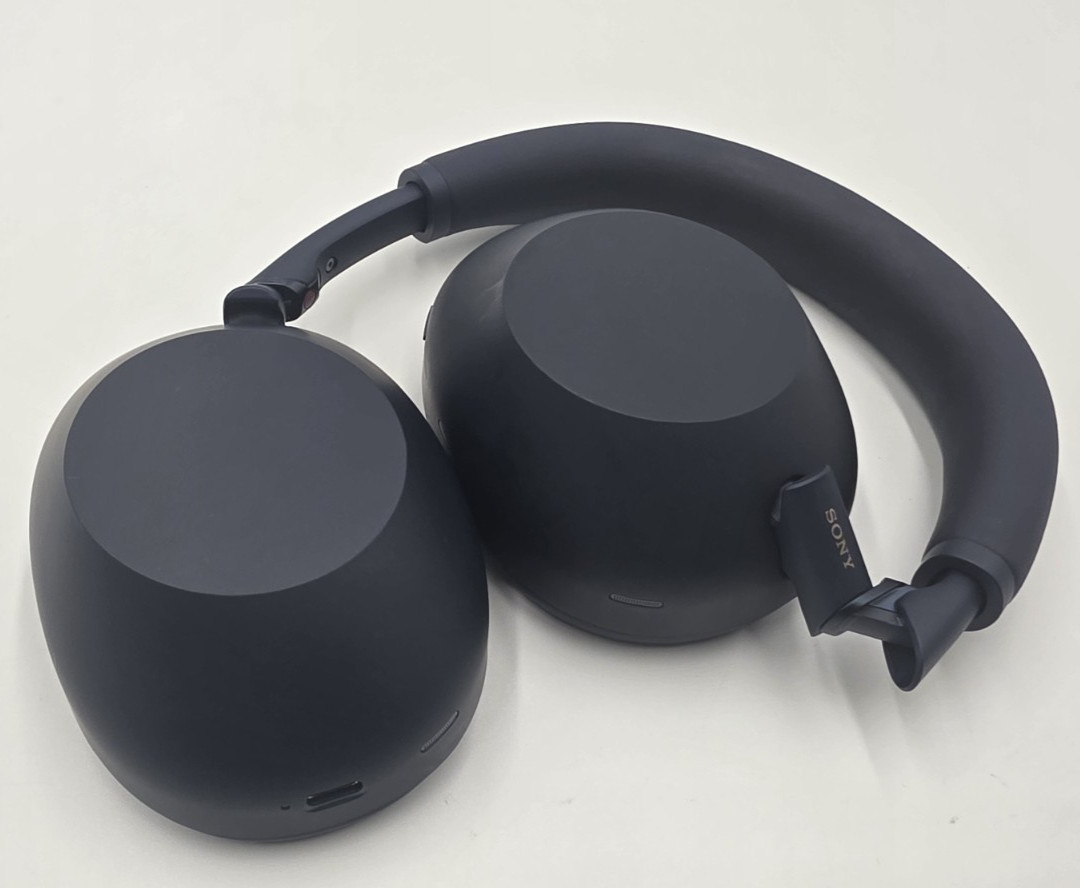 Sony WH-1000XM6 The Best Wireless Noise Canceling Headphones