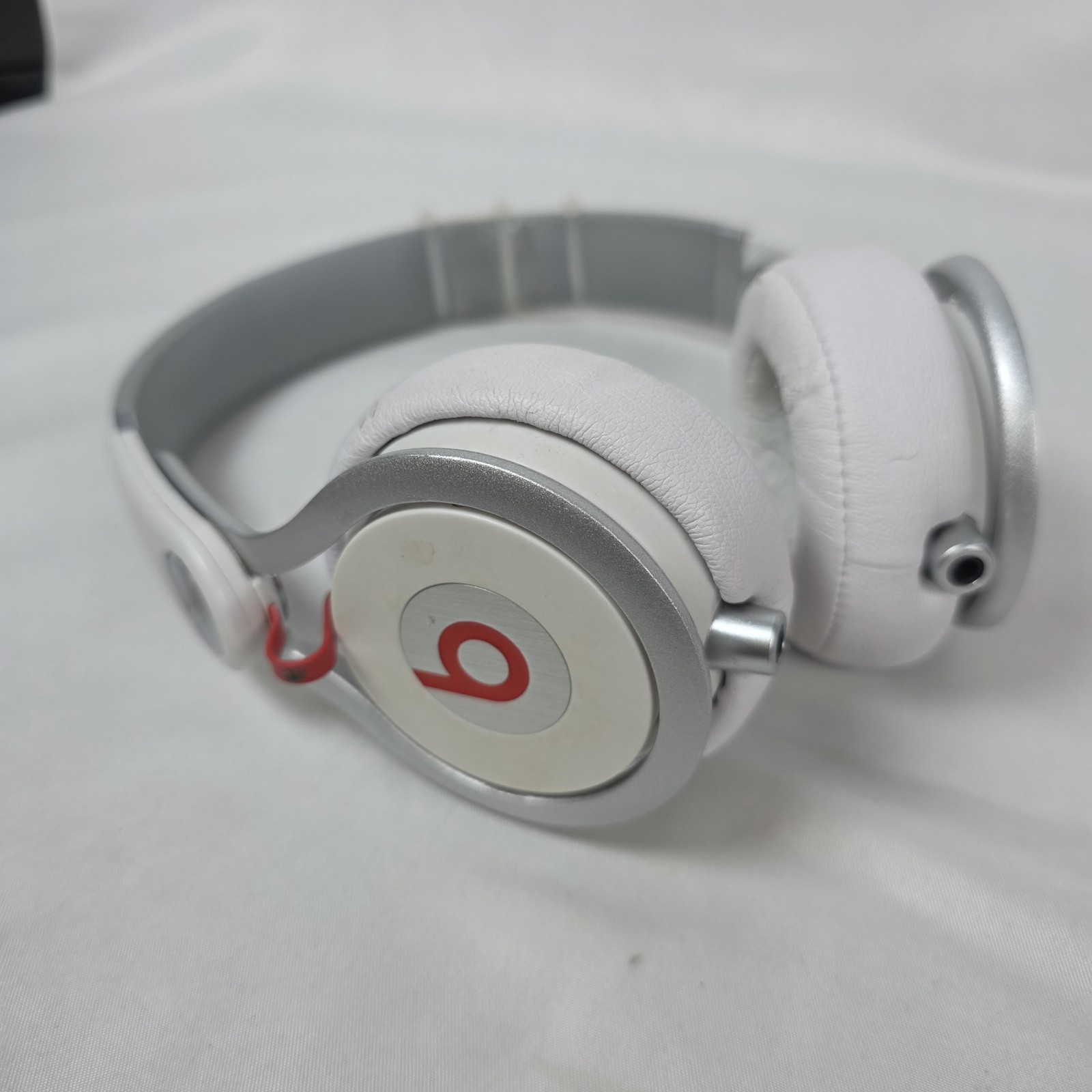 Beats Mixr DJ Headphones – White – Broken but work *Headphones Only*
