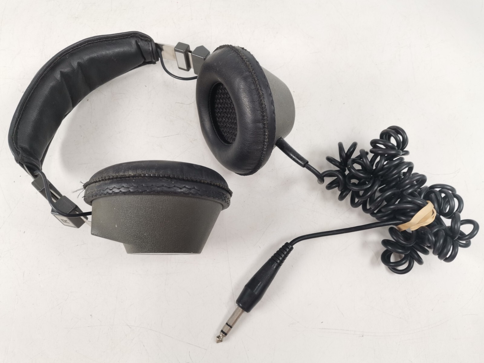 Old Vintage Realistic Nova 20 Headphones 35mm Jack radio shack