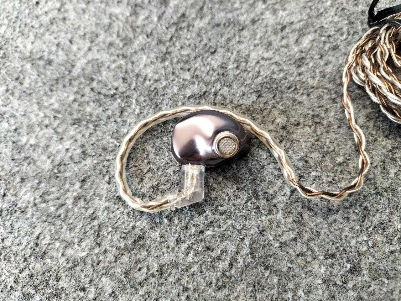 CAYIN YB04 4BA IEMs Knowles/Sonion CNC Aluminum 2pin Recableable Used