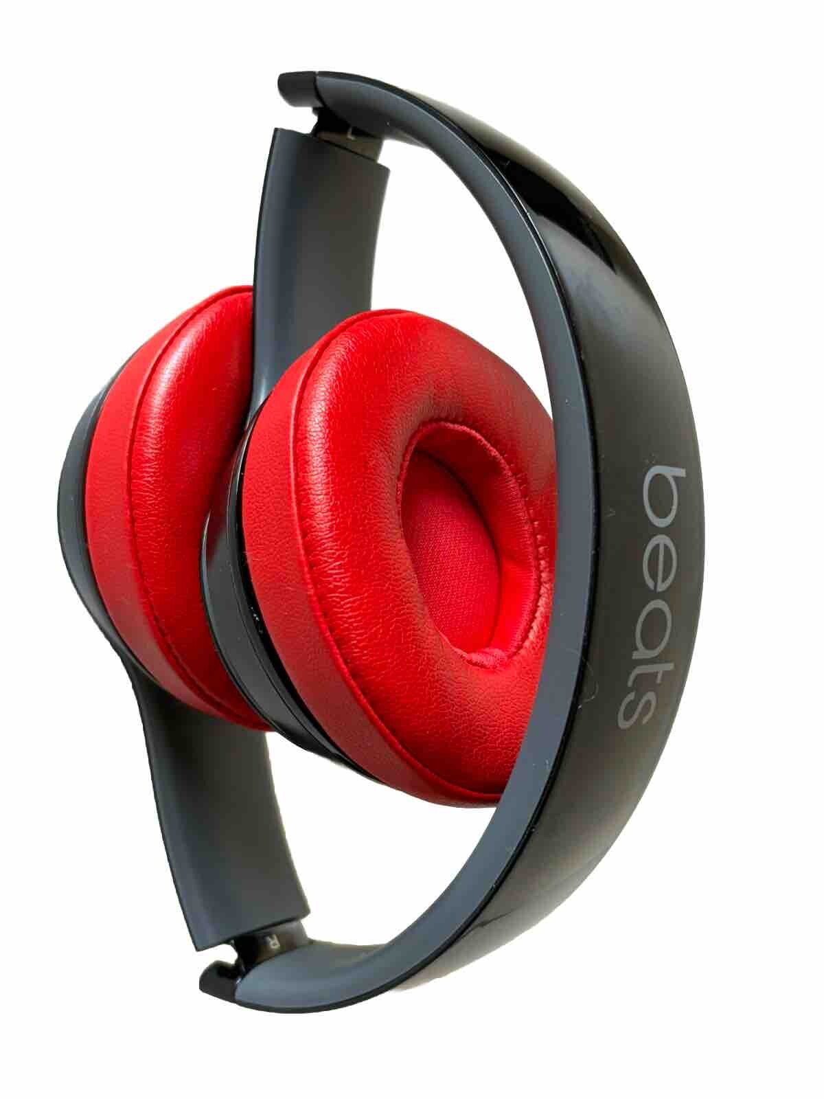 BEATS SOLO2 EARPHONES BLACK AND RED- Excellent Condition slightly Used