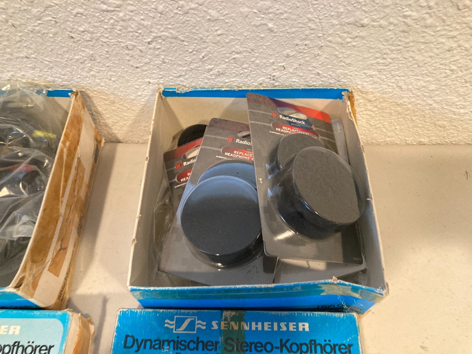 Sennheiser HD 420 headphones with original box & Xtra White band pads