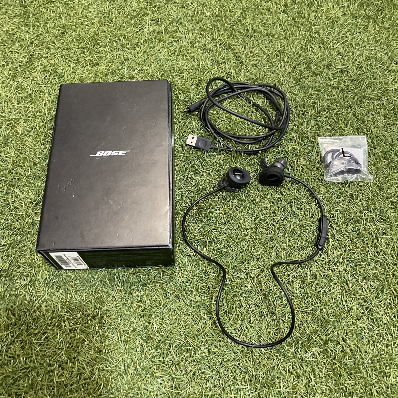 Bose Soundsport In-Ear Wireless Headphones Black 761529-0010 Accessories