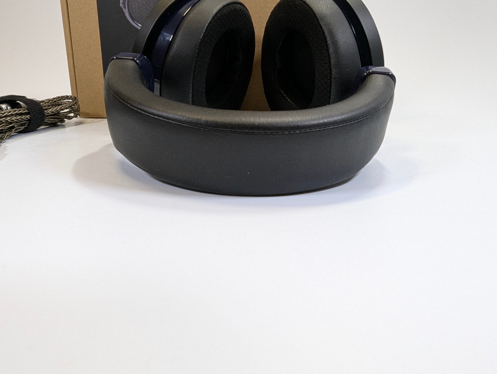 Hifiman HE-6 SE V2 Open Back Headphones – Balanced 6ft XLR Cable – Mint – Clean
