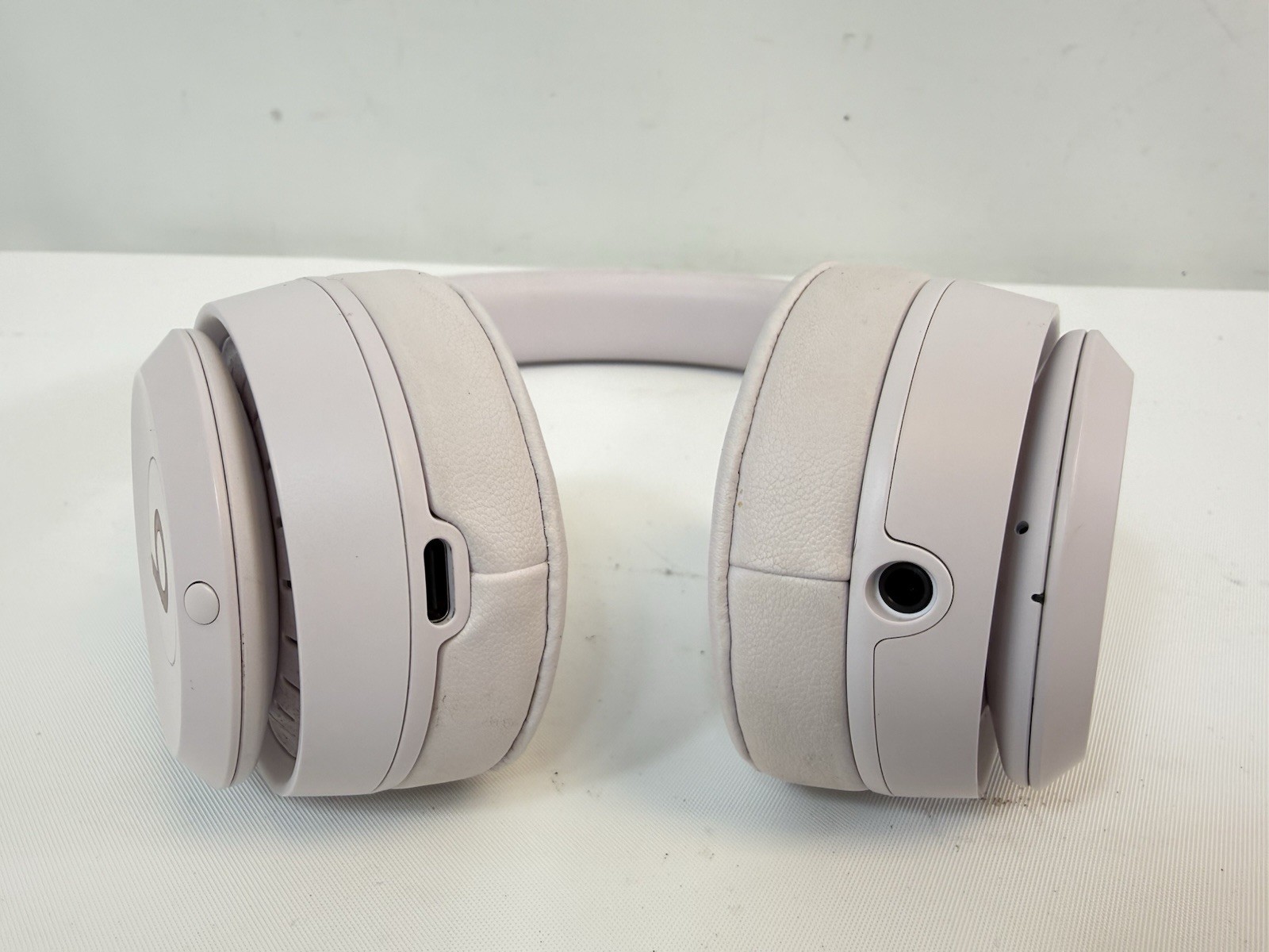 Beats Solo 4 Wireless Bluetooth On-Ear Headphones 50 Hours – Cloud Pink