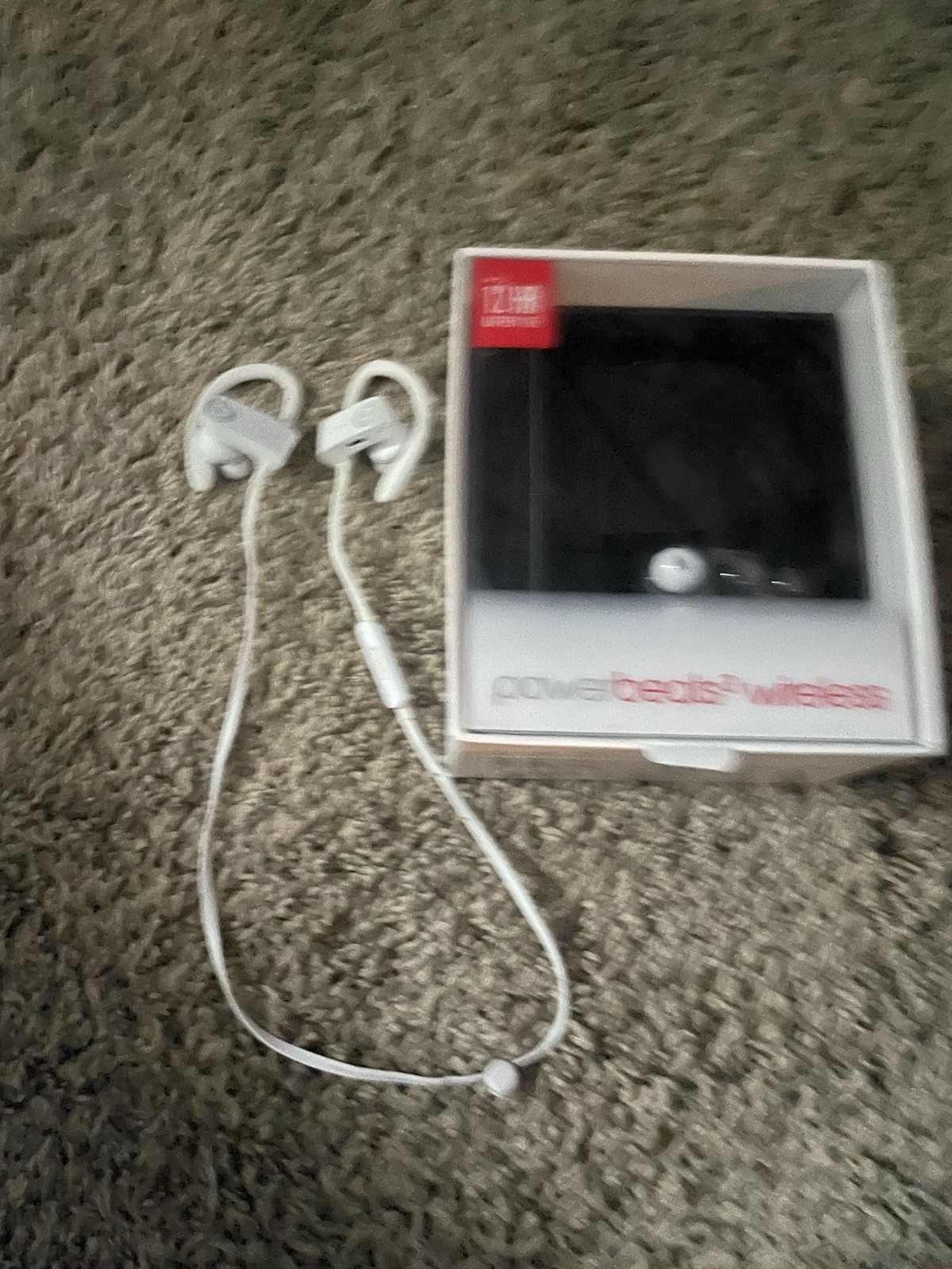 Beats by Dr. Dre Powerbeats3 Wireless Ear-Hook In-Ear Earbuds Bluetooth White