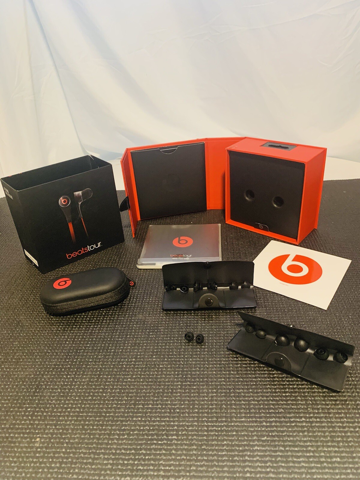 Beats by Dr. Dre Tour2 In-Ear (Box & Accessories Only) Model No. 810–00009