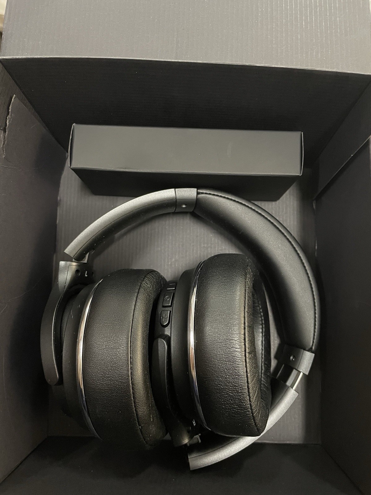 Raycon The Everyday Wireless Bluetooth Over Ear Headphones