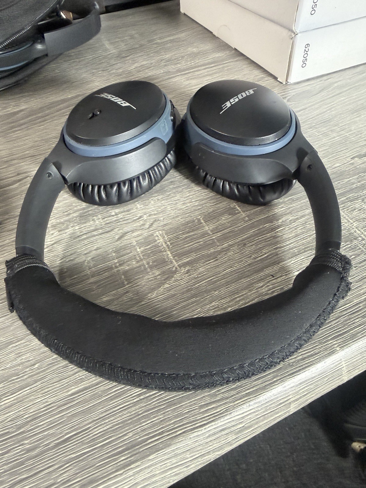 Bose SoundLink Around-Ear II AE2W Wireless Bluetooth New Pads.