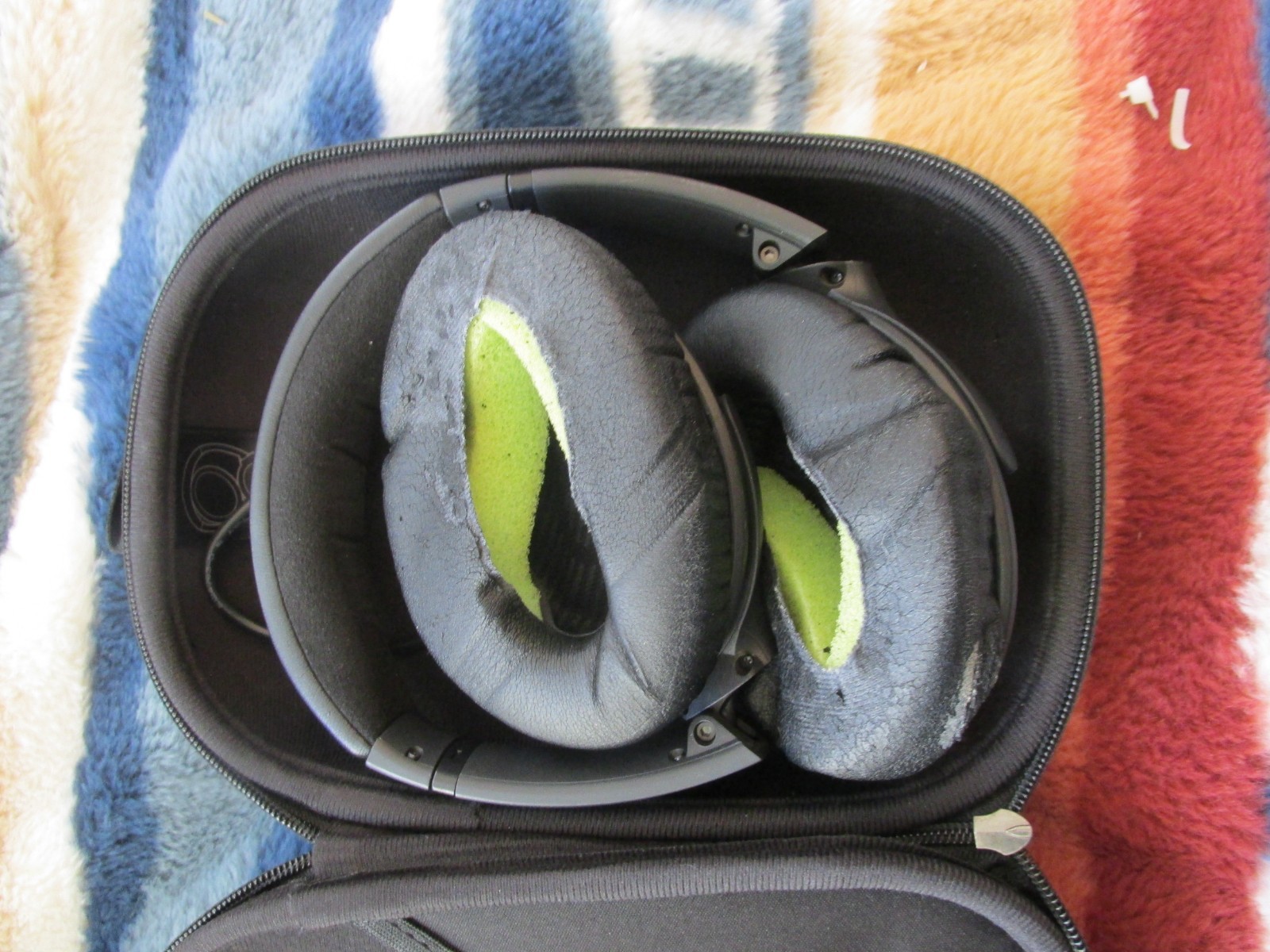 Bose QuietComfort 35 Over the Ear Wireless Headphones – untested 2 pairs