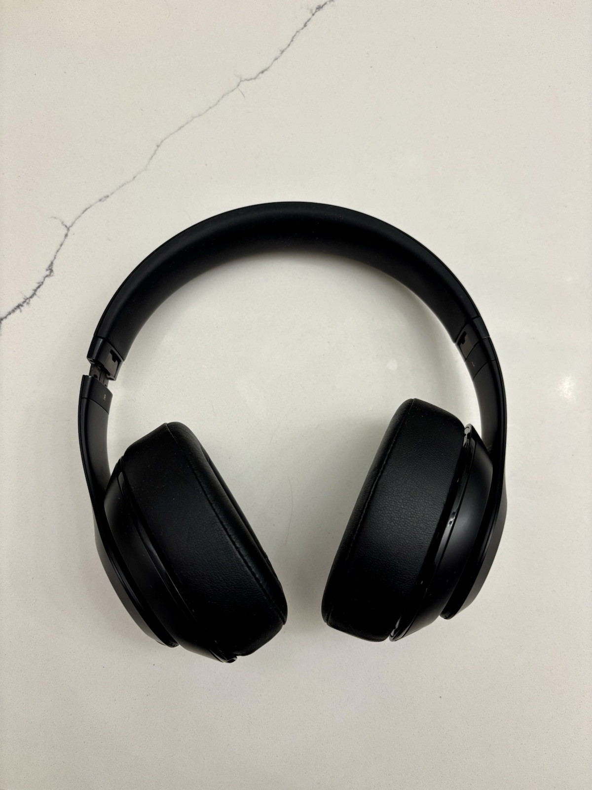 Beats by Dr. Dre Studio3 Over the Ear Wireless Headphones – Black