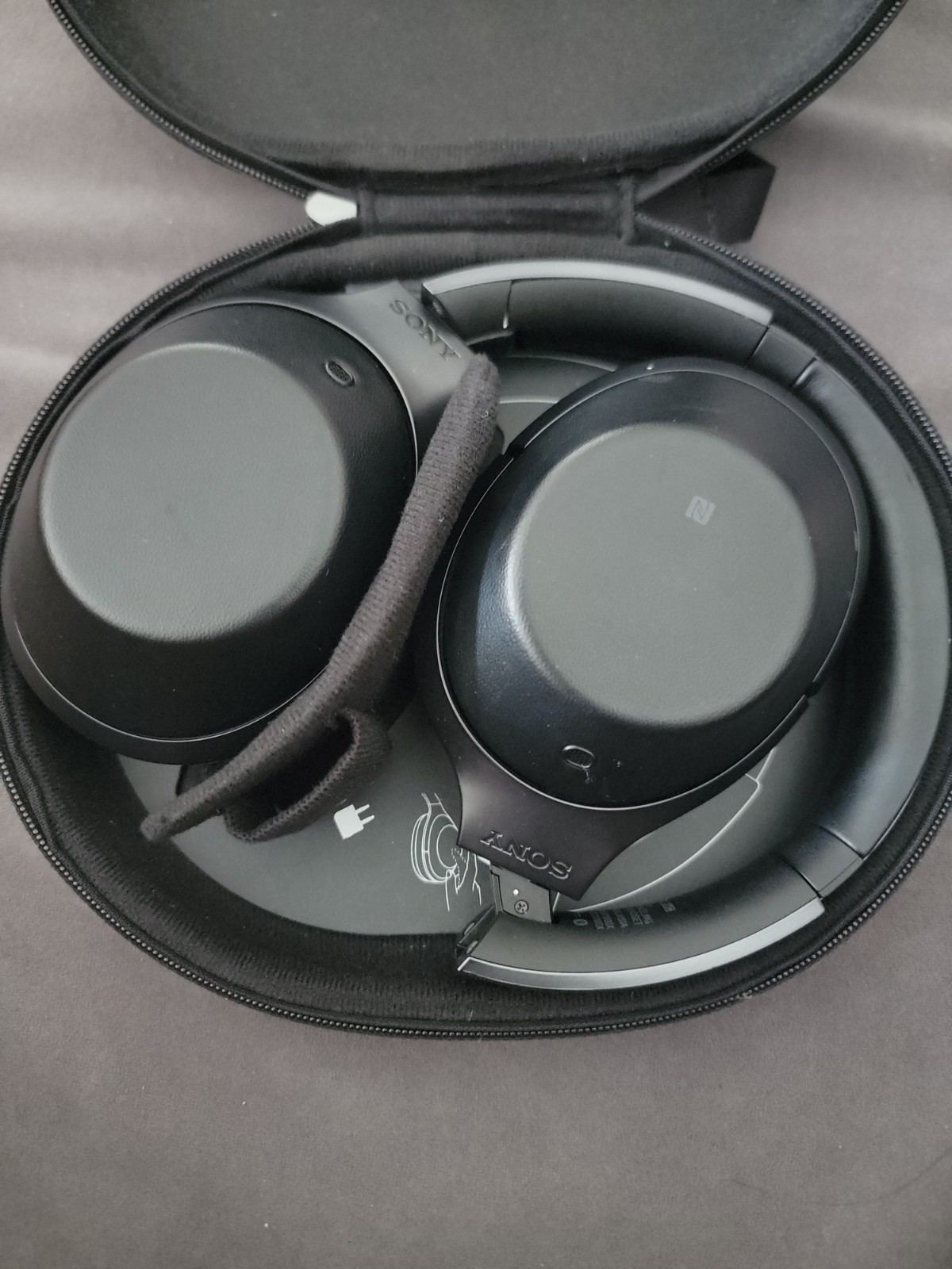 Sony MDR-1000X Wireless Noise Cancelling Stereo Headset Black